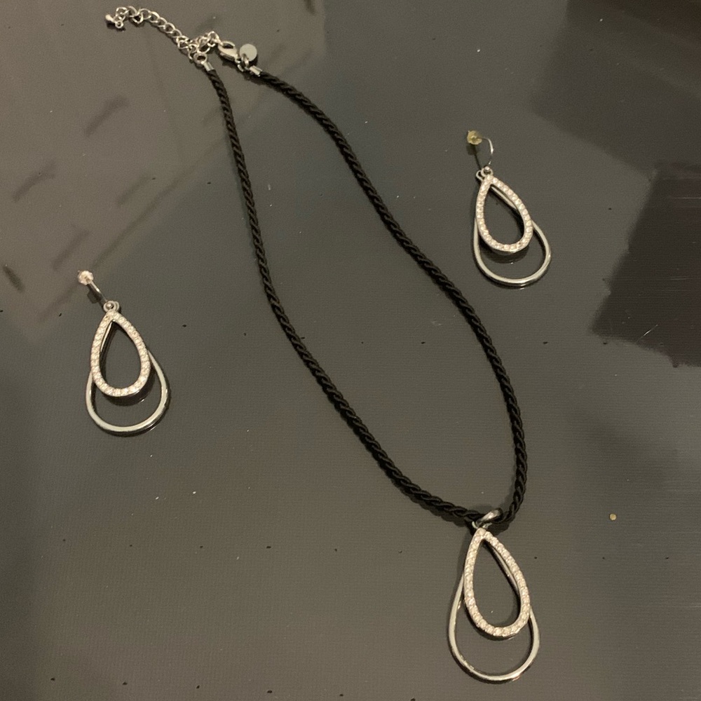 Lia Sophia necklace and earring set